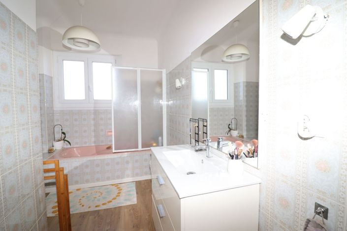 Image No.17-4 Bed House for sale