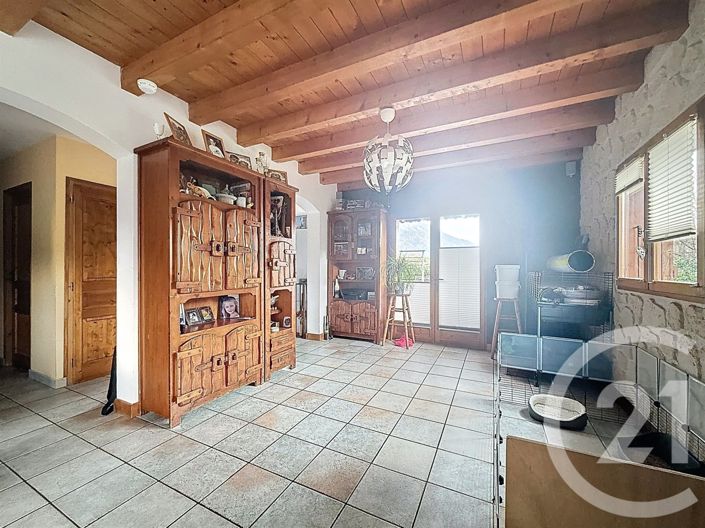 Image No.6-4 Bed House for sale