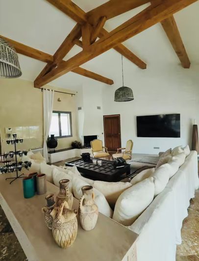 Image No.10-6 Bed House for sale