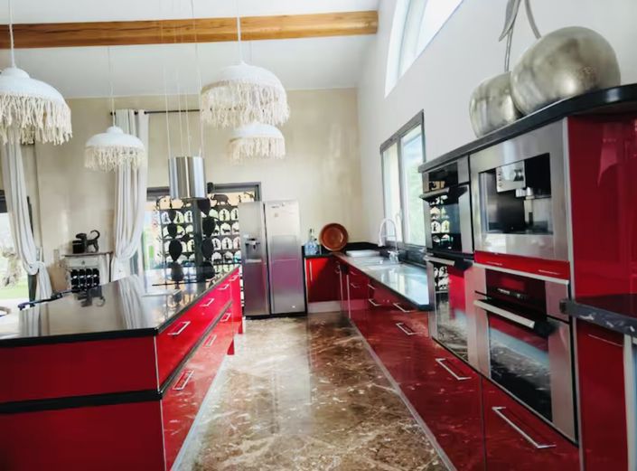 Image No.14-6 Bed House for sale