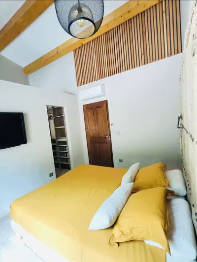 Image No.17-6 Bed House for sale