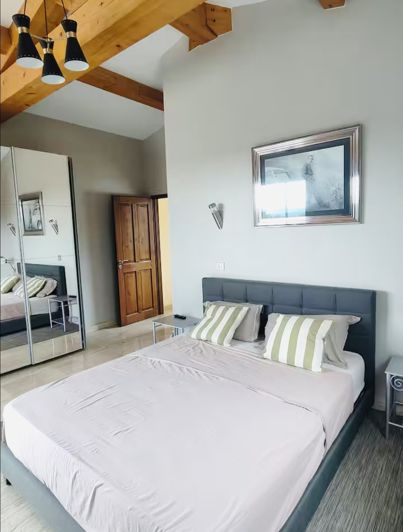 Image No.19-6 Bed House for sale