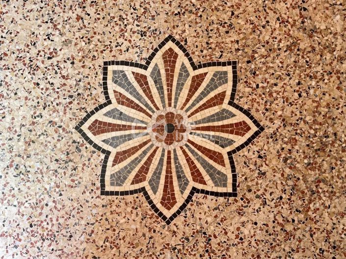 Image No.11-7 Bed Property for sale