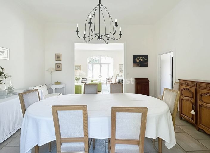 Image No.5-7 Bed Property for sale