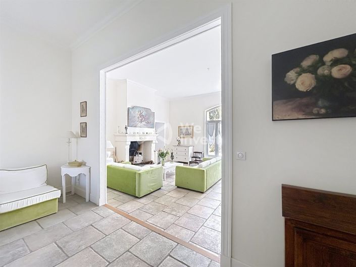 Image No.7-7 Bed Property for sale