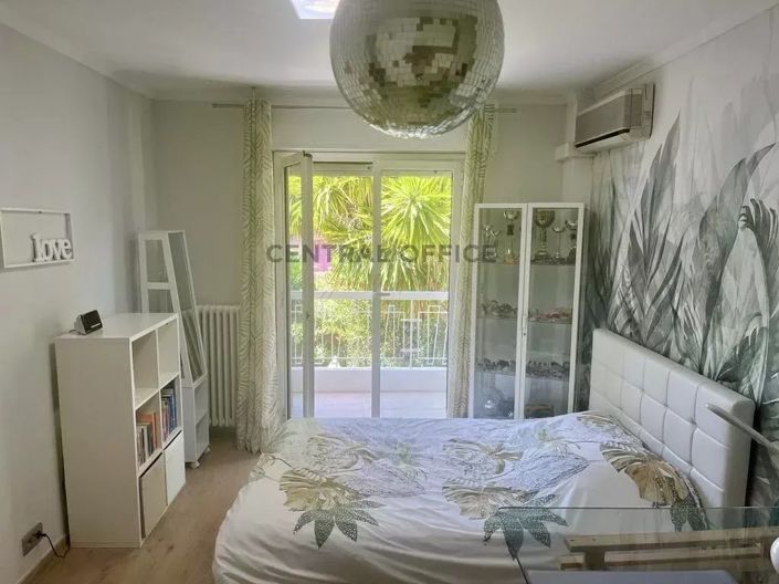 Image No.15-5 Bed House for sale