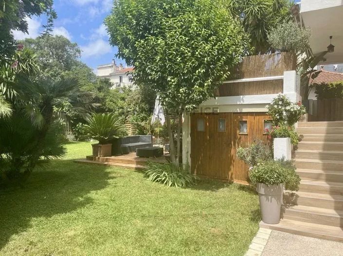 Image No.18-5 Bed House for sale