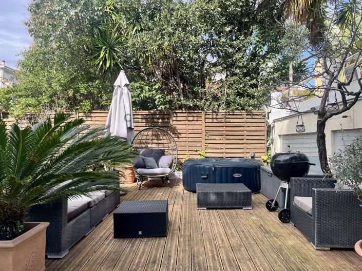 Image No.6-5 Bed House for sale