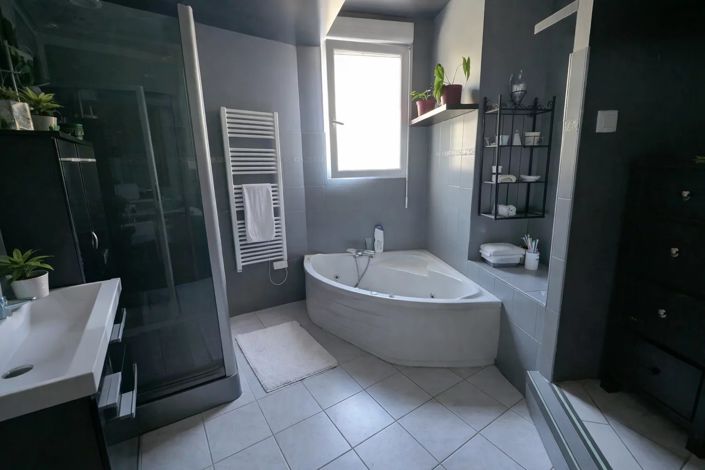 Image No.22-5 Bed House for sale