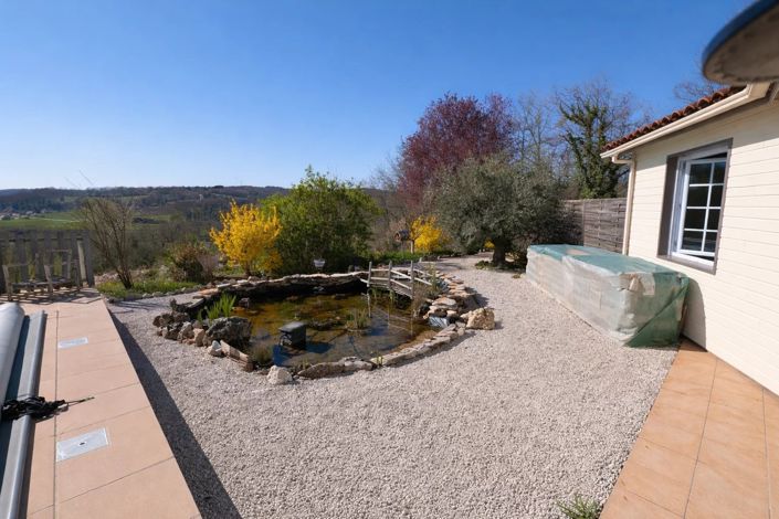 Image No.8-5 Bed House for sale