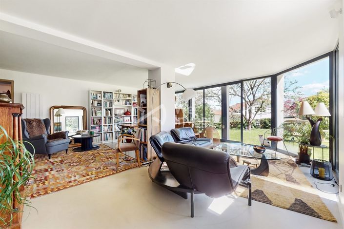 Image No.2-Maison de 4 chambres à vendre à Marnes-la-Coquette