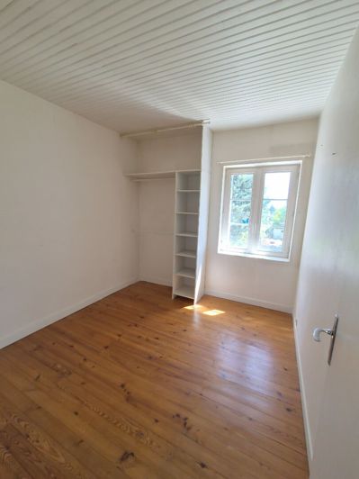 Image No.11-3 Bed House for sale