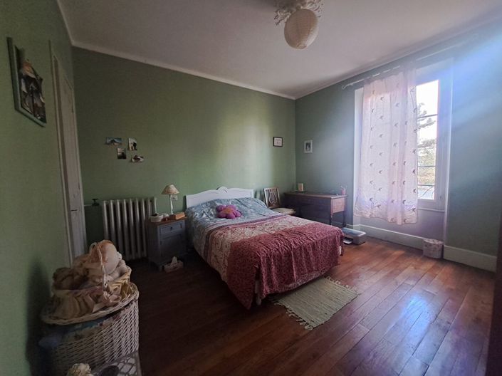 Image No.8-4 Bed House for sale