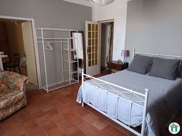 Image No.18-5 Bed House for sale