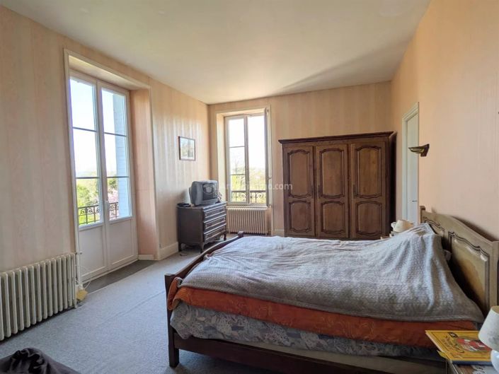 Image No.10-5 Bed House for sale