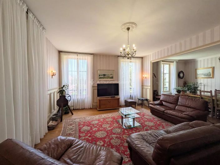 Image No.3-5 Bed House for sale