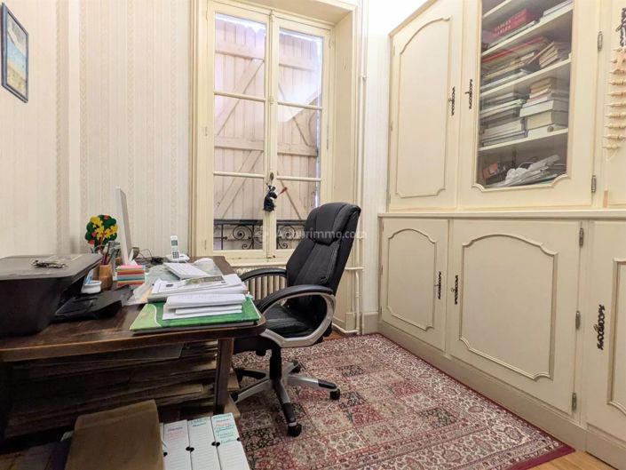 Image No.8-5 Bed House for sale