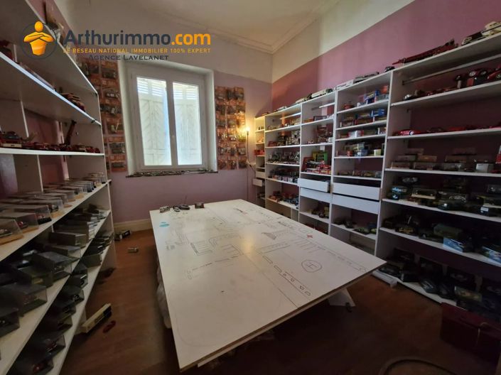 Image No.8-4 Bed House for sale
