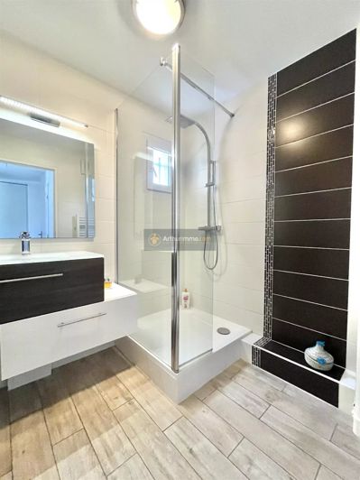 Image No.11-3 Bed Apartment for sale