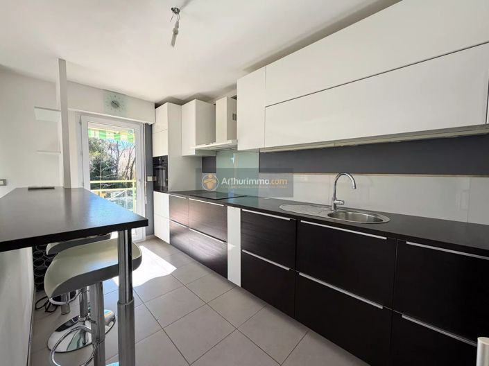 Image No.8-3 Bed Apartment for sale