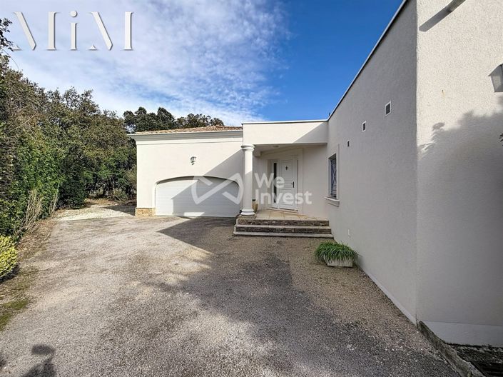 Image No.12-5 Bed Property for sale