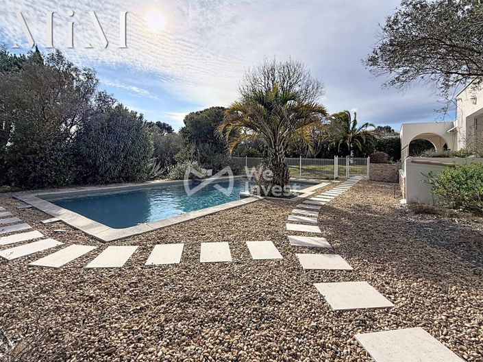 Image No.15-5 Bed Property for sale