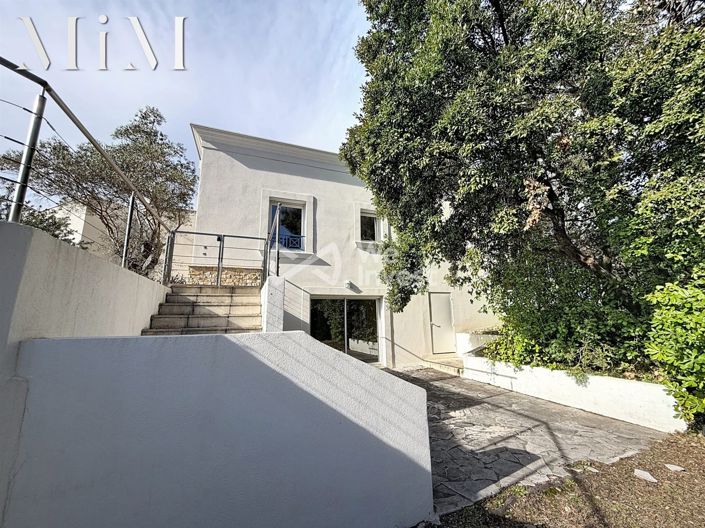 Image No.16-5 Bed Property for sale