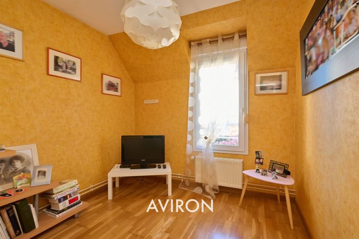 Image No.10-3 Bed House for sale