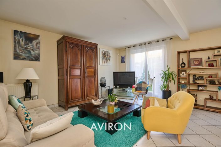 Image No.3-3 Bed House for sale