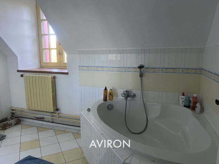 Image No.10-5 Bed House for sale