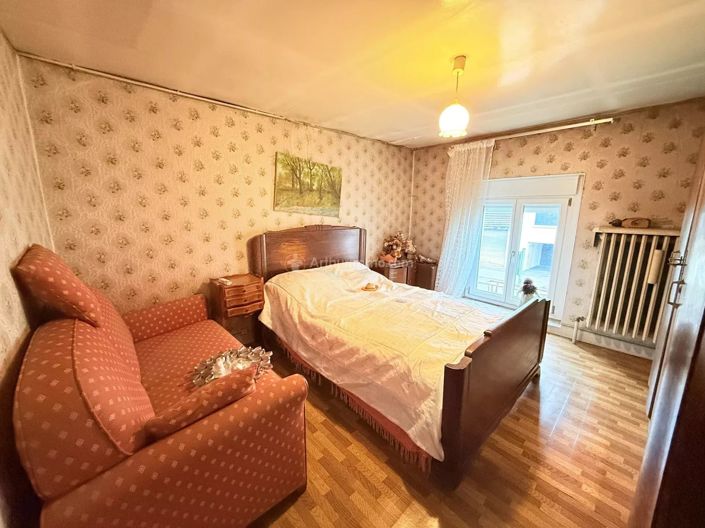 Image No.10-3 Bed House for sale