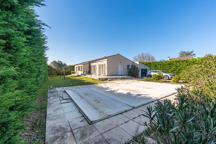 Image No.2-4 Bed House for sale