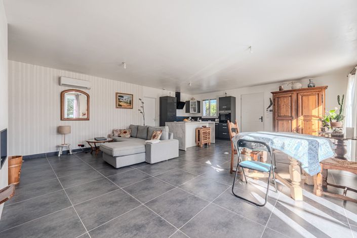 Image No.6-4 Bed House for sale