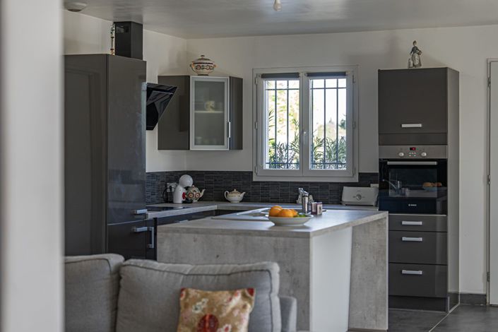 Image No.8-4 Bed House for sale