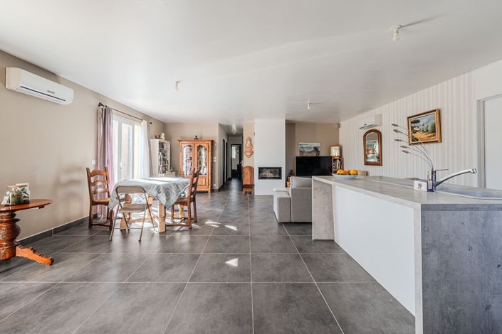 Image No.9-4 Bed House for sale