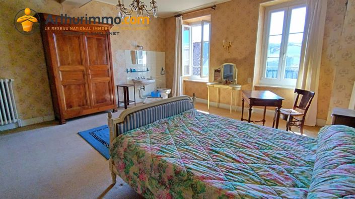 Image No.12-5 Bed House for sale
