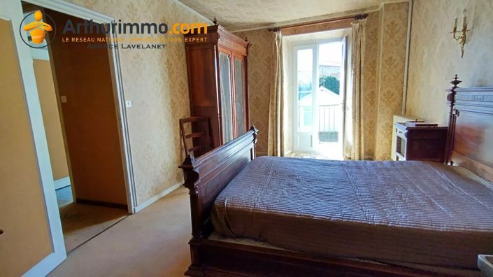 Image No.17-5 Bed House for sale