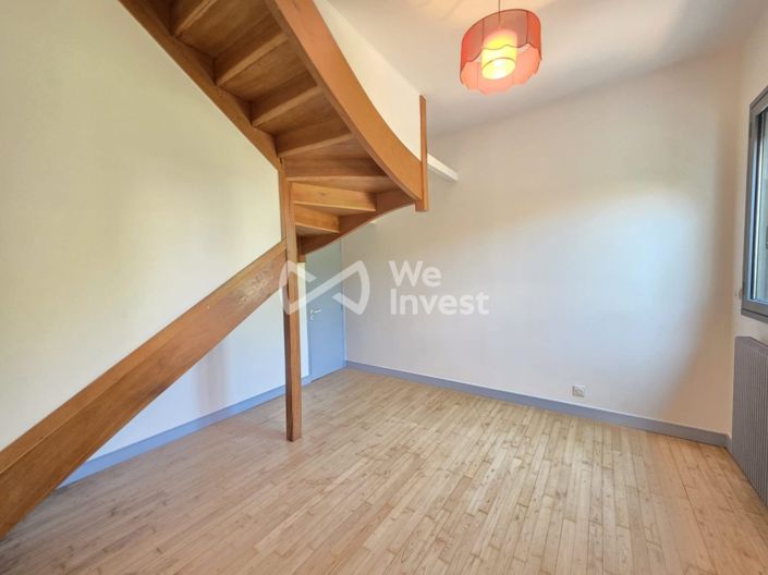 Image No.7-5 Bed House for sale