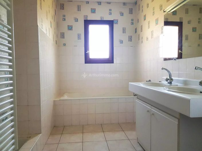 Image No.7-3 Bed House for sale