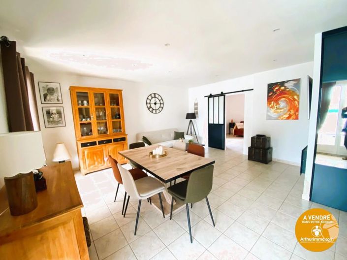 Image No.2-3 Bed House for sale