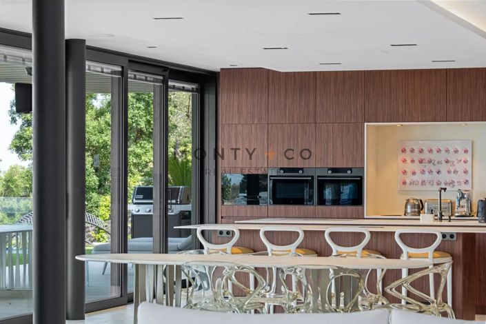 Image No.11-6 Bed House for sale