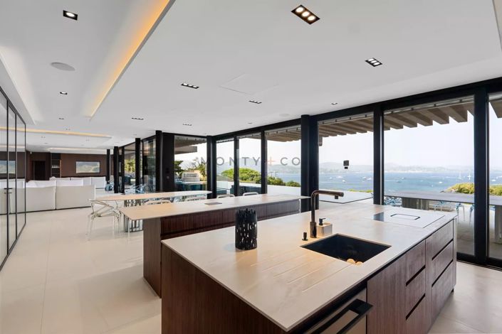 Image No.12-6 Bed House for sale