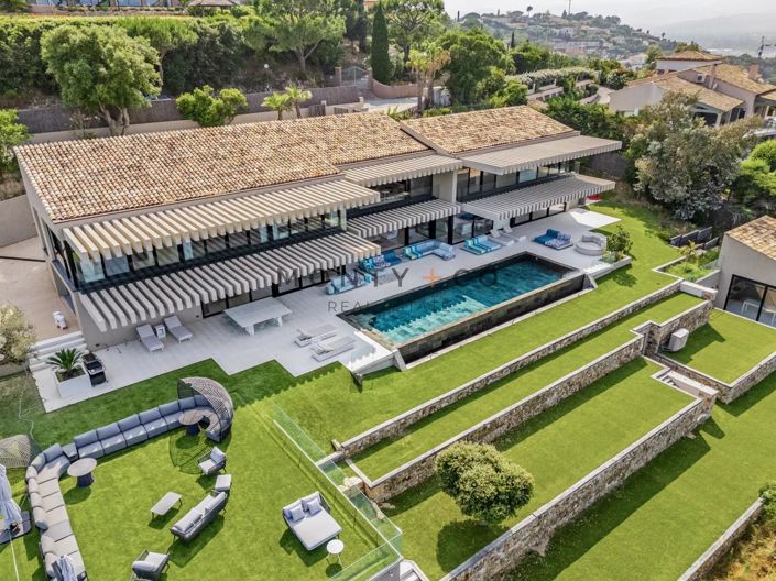 Image No.15-6 Bed House for sale