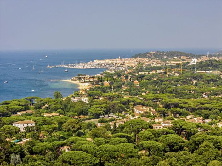 Image No.16-6 Bed House for sale