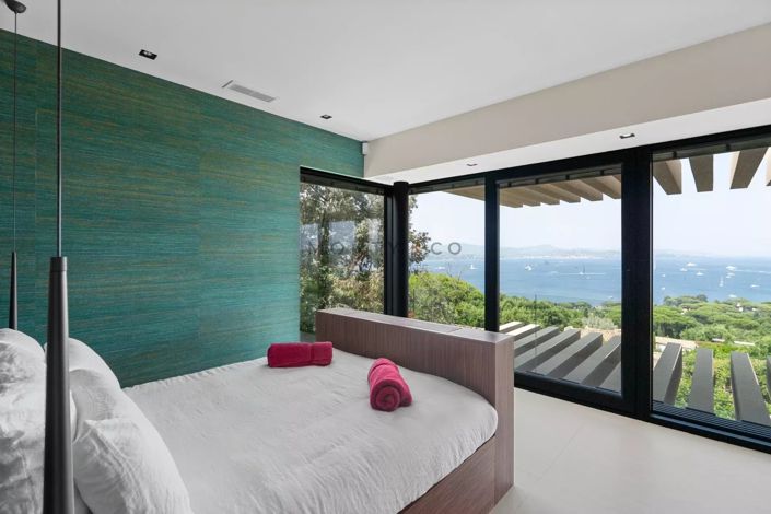 Image No.21-6 Bed House for sale