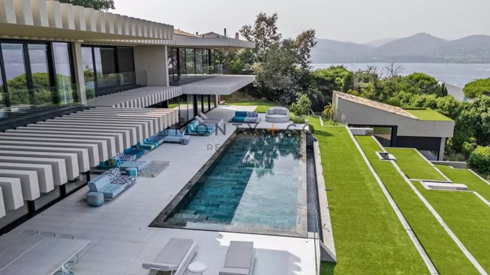 Image No.22-6 Bed House for sale