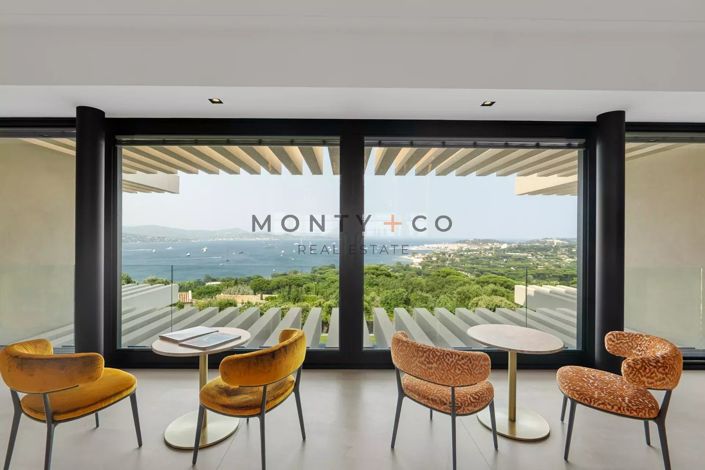 Image No.5-6 Bed House for sale