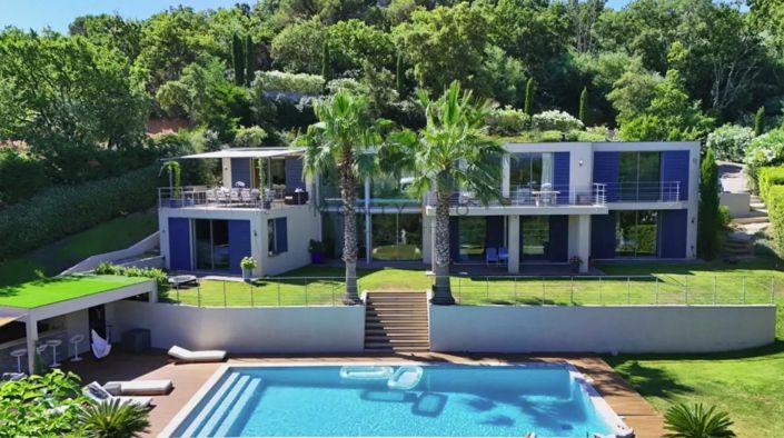 Image No.18-5 Bed House for sale