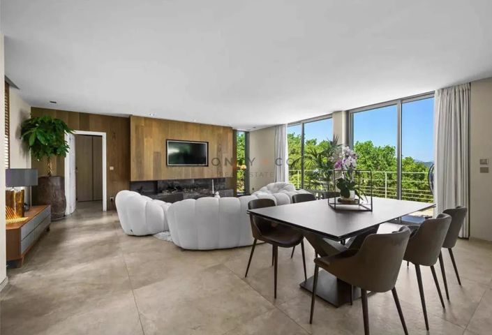 Image No.4-5 Bed House for sale