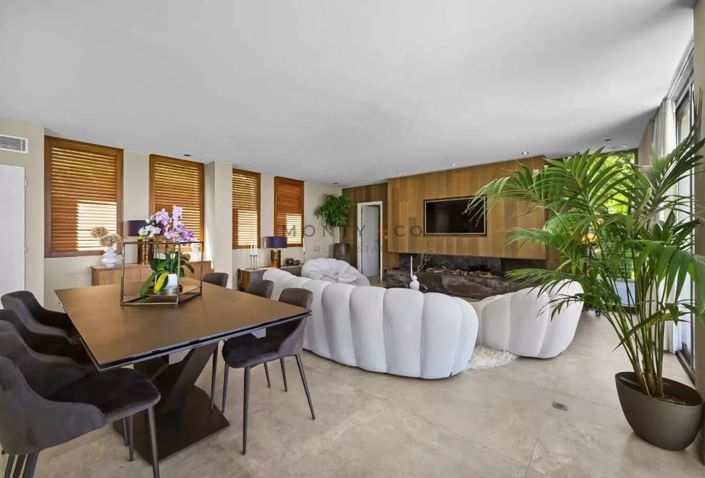 Image No.5-5 Bed House for sale